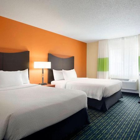 Fairfield Inn & Suites By Marriott Σαμπέιν Εξωτερικό φωτογραφία