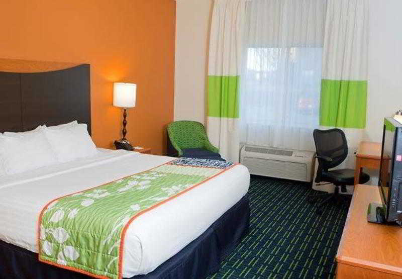 Fairfield Inn & Suites By Marriott Σαμπέιν Δωμάτιο φωτογραφία
