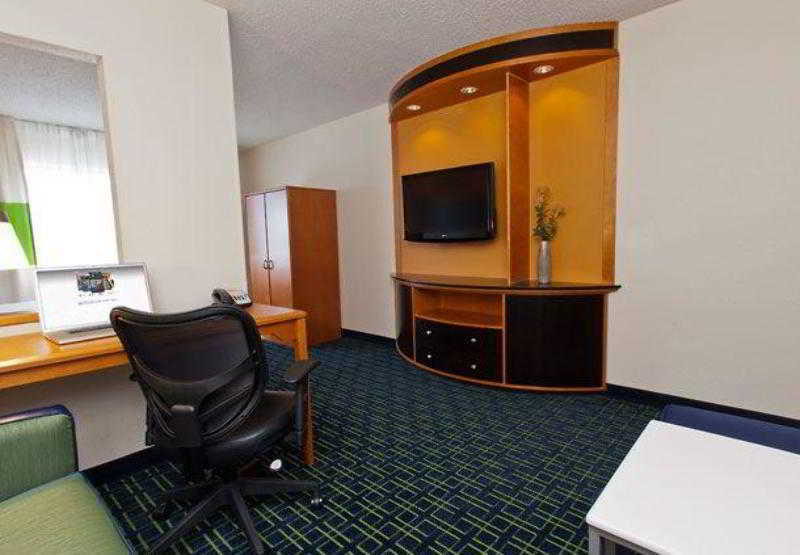 Fairfield Inn & Suites By Marriott Σαμπέιν Εξωτερικό φωτογραφία